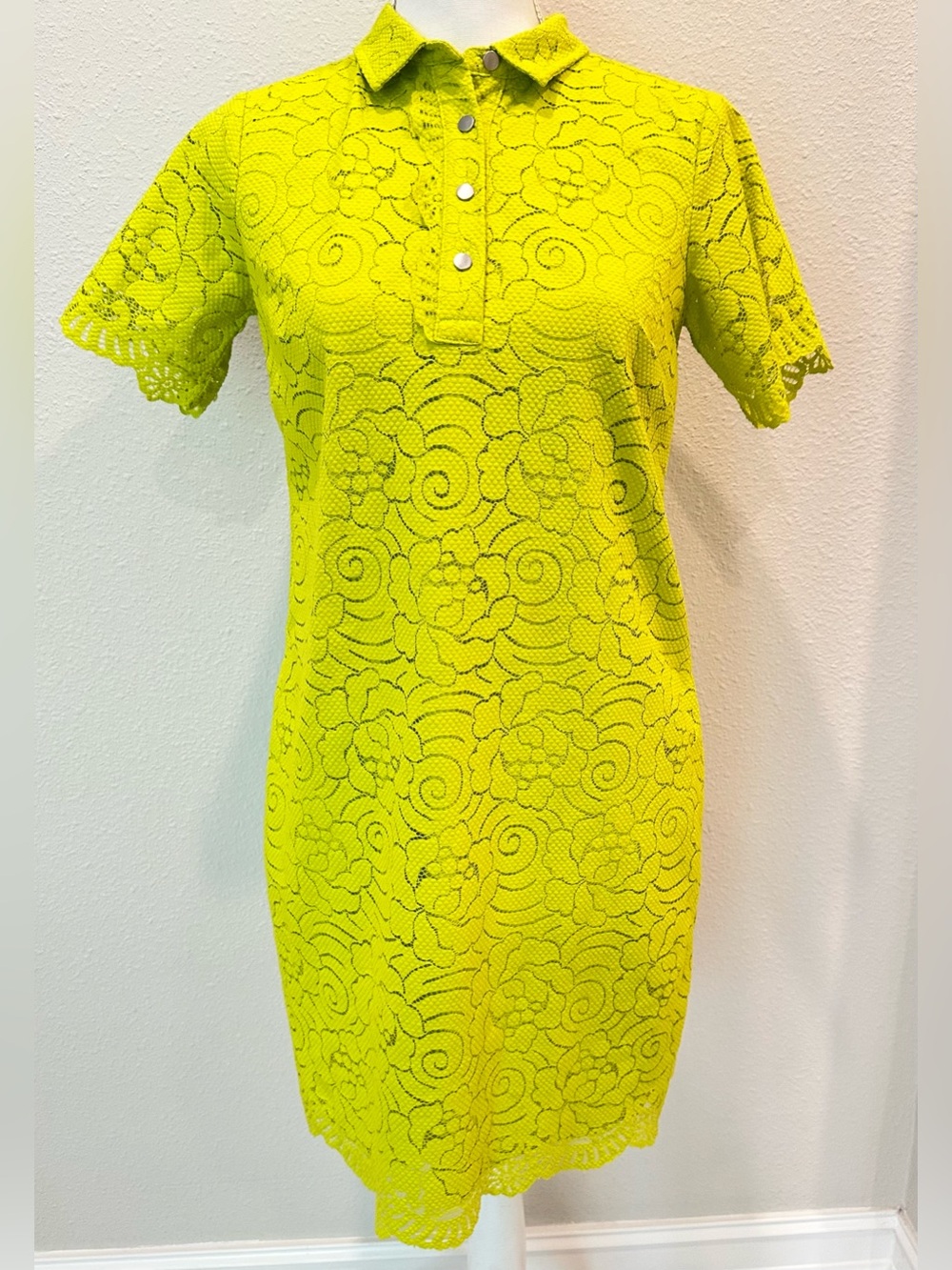 Banana Republic Women’s Size XS Lace Polo Shift Dress in Chartreuse